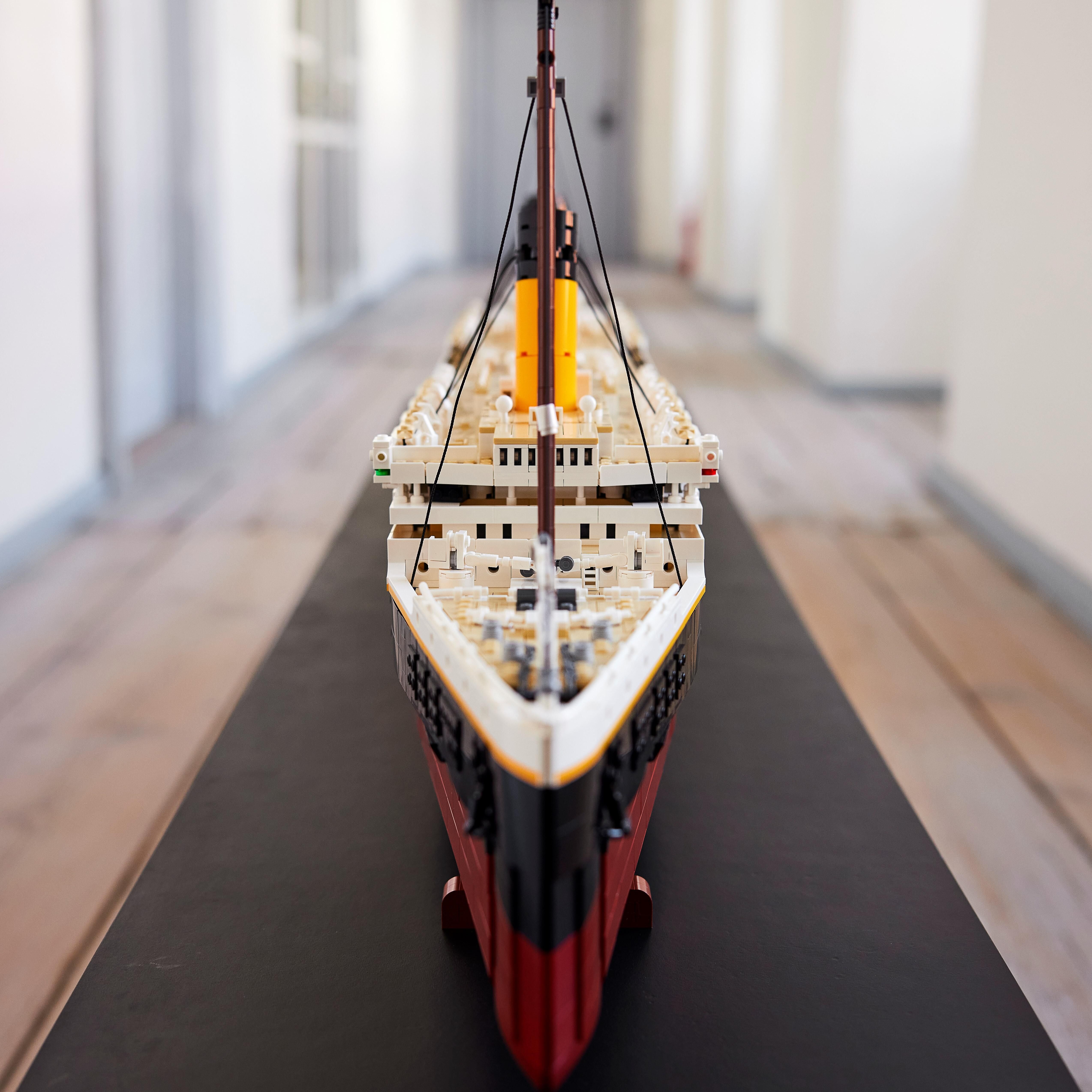 LEGO for Adults 10294 Titanic references an ex-designer