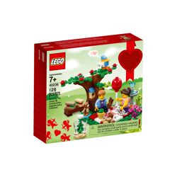 LEGO® Romantic Valentine Picnic 40236