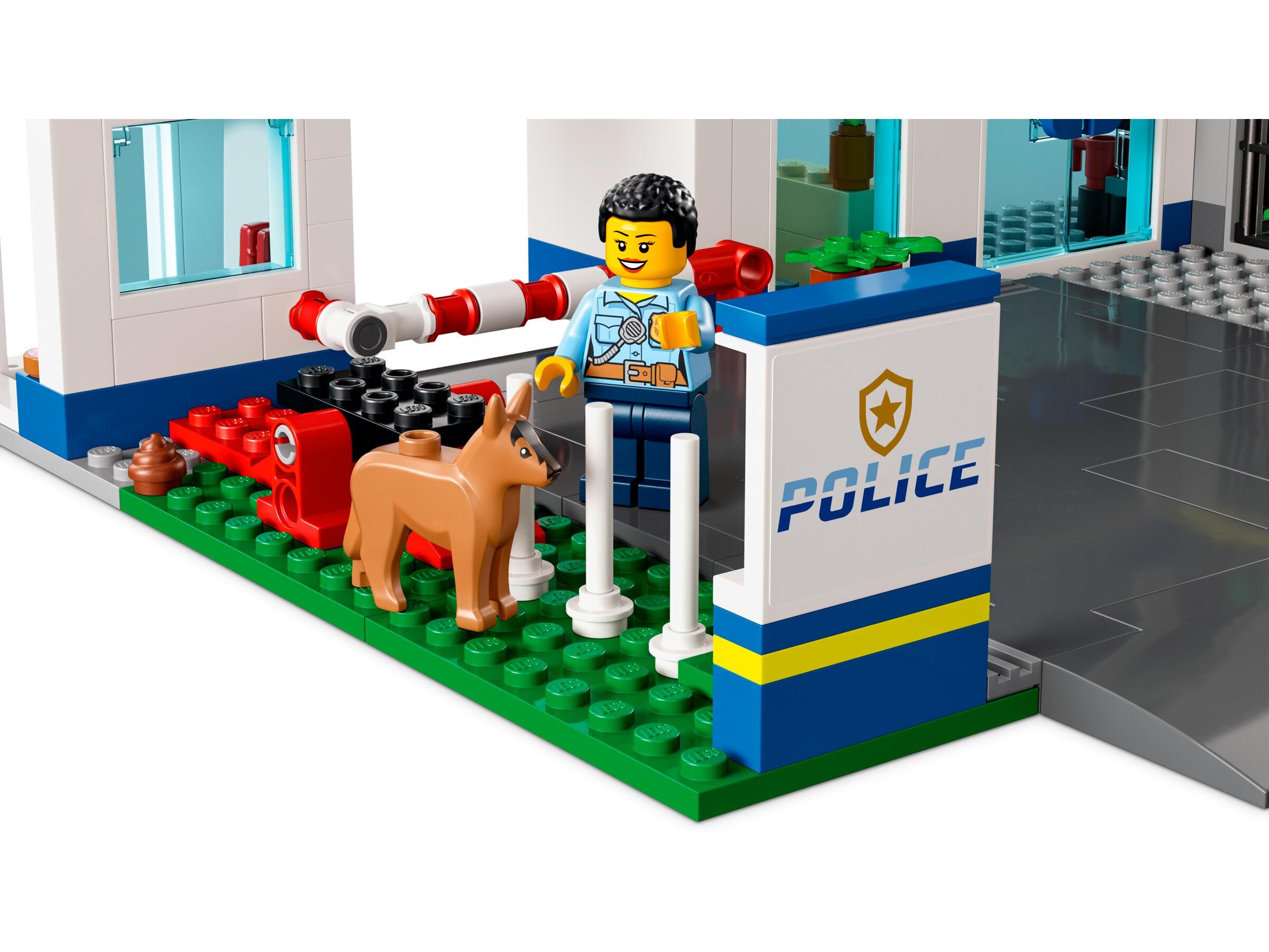 Le commissariat de police 60316, City
