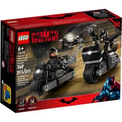 Batman™ & Selina Kyle™ Motorcycle Pursuit 76179