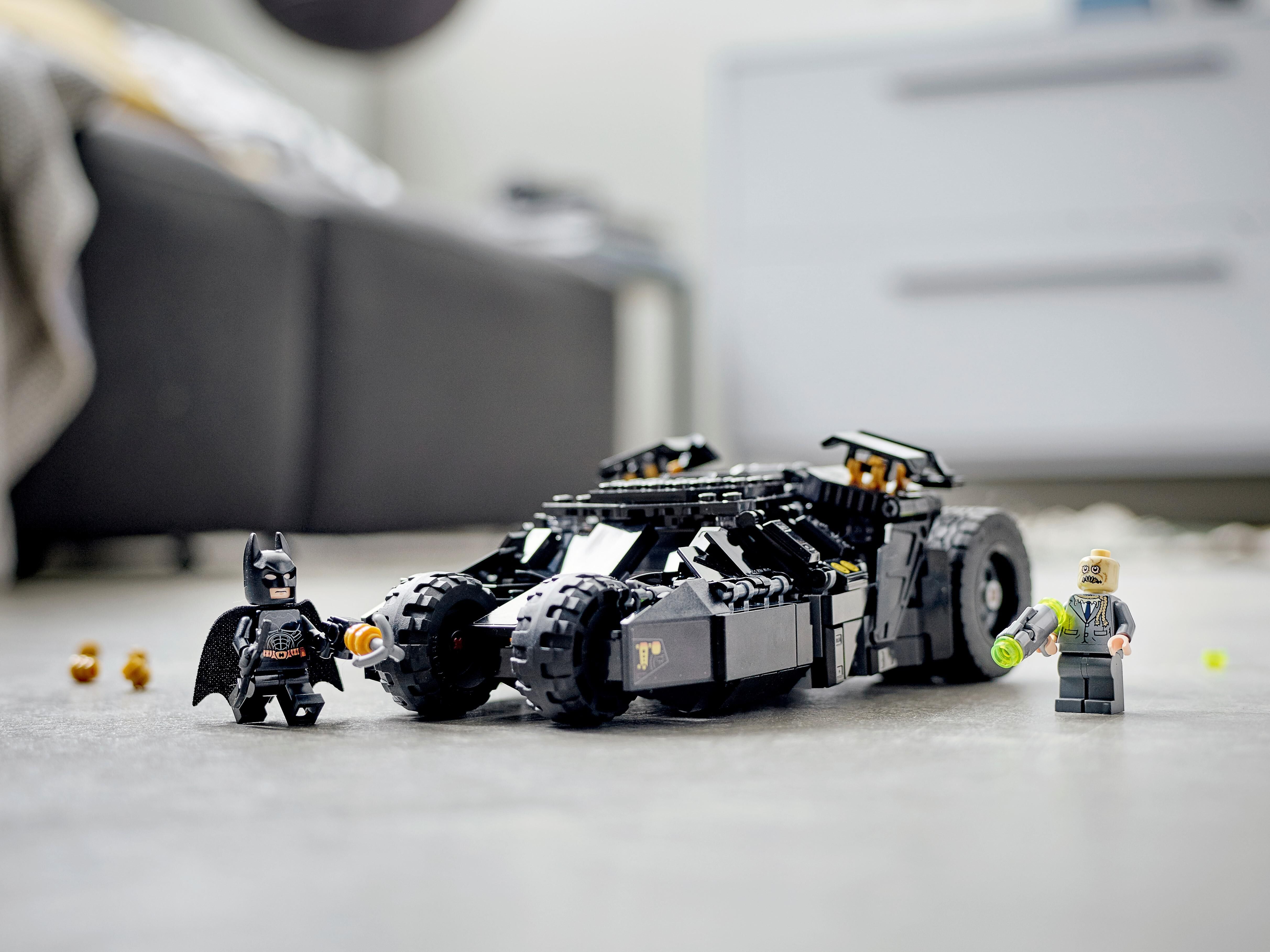 LEGO DC Batman Batmobile Tumbler Scarecrow Showdown 76239